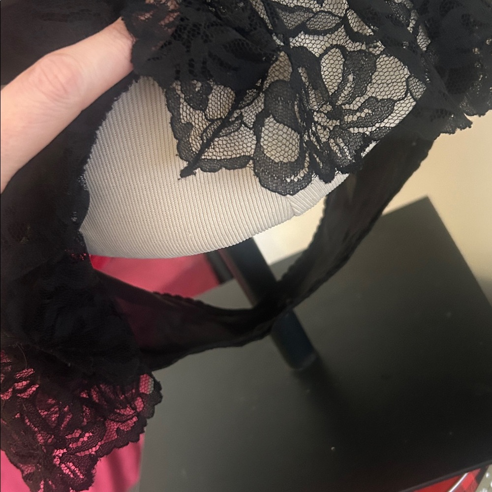 Beautiful, dainty Vintage black lingerie bodysuit adorned in lace - Picture 5 of 10